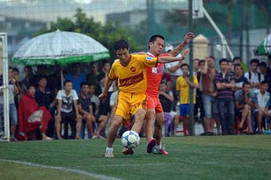 Quốc Vượng ‘dạt’ về sân phủi