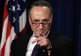 Snowden đến Nga, Mỹ cảnh báo 'hậu quả nghiêm trọng'