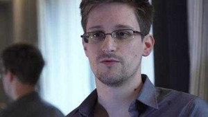 Video: Hành khách 'truy lùng' Snowden trên máy bay Nga