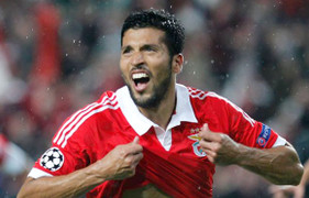 Chuyển nhượng 26/6: M.U tấp nập tuyển quân