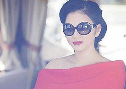 Lý Nhã Kỳ lại làm khách VIP ở Tuần lễ thời trang Paris