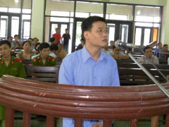 Thiếu tá CSGT hiếp dâm nữ doanh nhân ngay trên ô tô