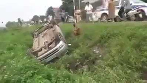 Clip: Kinh hoàng 'xe điên' mất lái, đâm chết người