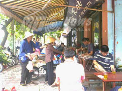 Xót xa cụ ông mắt mù bán hàng rong nuôi cháu mồ côi