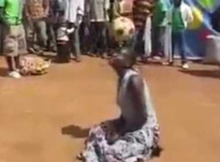 Clip: 'Bóng hồng' tâng bóng gây sốt dân mạng