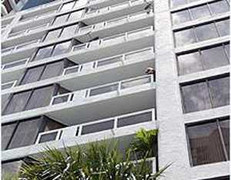 Cứu sống bé 14 tháng tuổi rơi từ tầng 5 khách sạn