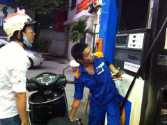 Xăng lại tăng giá