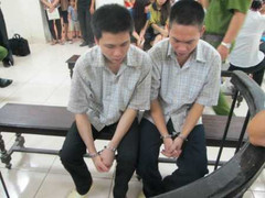 Án chung thân cho kẻ ném chết 'tình địch'