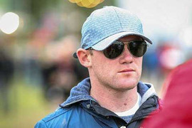 Rooney, Evra rủ nhau làm khó David Moyes