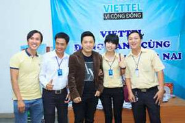 Lam Trường cực “sung” cùng công nhân Đồng Nai