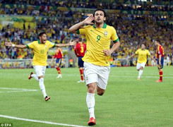 Hạ gục Tây Ban Nha, Brazil lên đỉnh thế giới