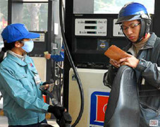 Giá xăng tăng liên tiếp: Bộ Công thương nói gì?