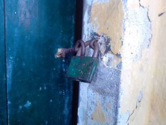 'Sống trong sợ hãi' ở thủ đô: Rồng rắn chờ đi vệ sinh