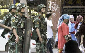 Trung Quốc treo thưởng trăm triệu đồng bắt khủng bố