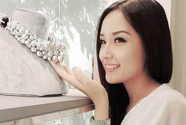 Mai Phương Thúy: Lòe loẹt để thành con công à?