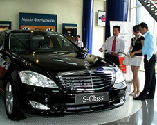 Người Việt vẫn bạo tay mua hàng xa xỉ