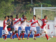 Tình cảnh bần cùng đội bóng nghèo nhất VN