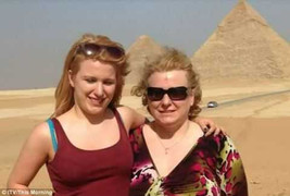 Cắt bầu ngực gợi cảm chỉ vì con muỗi