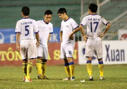 Tối hậu thư gửi đội bóng nghèo nhất V-League