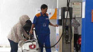 Bắt quả tang cây xăng gian lận ở vùng biên