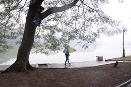 Cả nước 'sáng nắng, chiều mưa' đến hết tuần