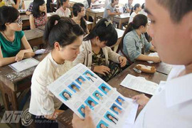 Sáng nay, hơn 800.000 thí sinh làm thủ tục thi ĐH, CĐ