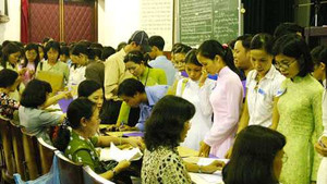 Suýt ôm bài thi đại học lên núi tránh... sóng thần