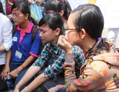 Nữ sinh Sài Gòn bị nước cuốn: Tang thương nhà đại thể