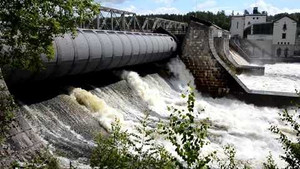 Clip: Kinh ngạc tên lửa không gian bay giật lùi