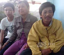 Bị mất tiền, cha của sĩ tử giờ ra sao?