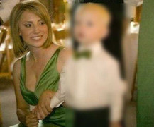 'Lỡ' có con với học trò, nữ giáo viên xinh đẹp bị bắt