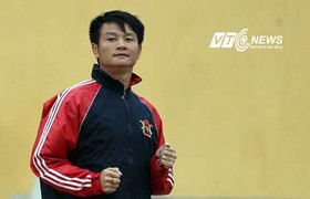 Văn Quyến và cái tát giáng trời hằn cả bàn tay