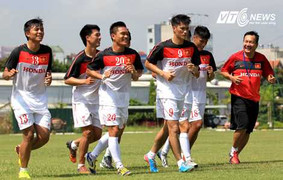 Tuyển VN tươi rói luyện quân chờ đấu Pháo