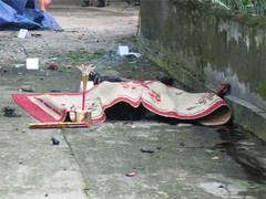 Bức xúc với vợ, giật nổ mìn, tan xác