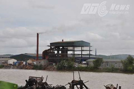 Dân lập ‘chiến lũy’: Thêm một nhà máy bị đình chỉ