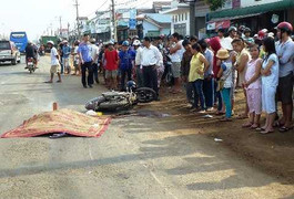 Bà bầu 8 tháng bị xe tải cán chết thương tâm