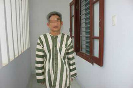 Truy sát vợ dã man vì vợ trẻ đẹp