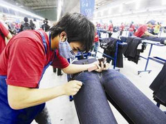 Tin hot 16/7: Nguy cơ tử vong từ quần bò mài Trung Quốc