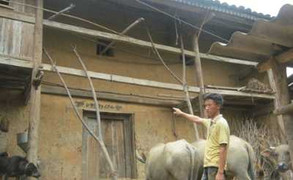 Thảm sát cả nhà, bắt ba đứa trẻ trong đêm