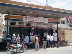 Xe chết máy hàng loạt: Bán xăng không đạt chuẩn