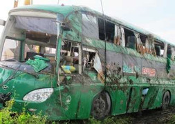 Lật xe giường nằm, hàng chục người thoát nạn