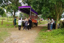 Bị truy đuổi, 2 'cẩu tặc' lao xuống sông chết đuối