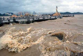 Bão Cimaron đang tiến sát Biển Đông