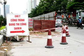 Vì đâu Hà Nội ném 49 triệu USD qua cửa sổ?