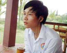 Mẹ thủ khoa ĐH đầu tiên từng lo con theo không kịp bạn