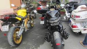 Clip: Dàn mô tô 'khủng' đi từ thiện bị CSGT bắt giữ