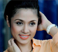 Việt Trinh khoe dinh thự, Ngọc Trinh váy đỏ nổi bật