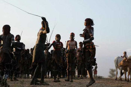 Nghi lễ trưởng thành kỳ cục của bộ tộc Hamer