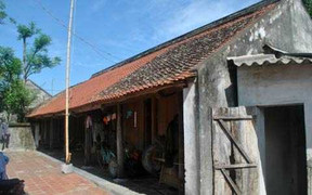 Nhà cổ 200 tuổi đẹp hiếm thấy ở Thanh Hóa