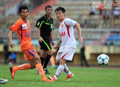 Văn Quyến khá hay, V.NB giành 3 điểm may mắn